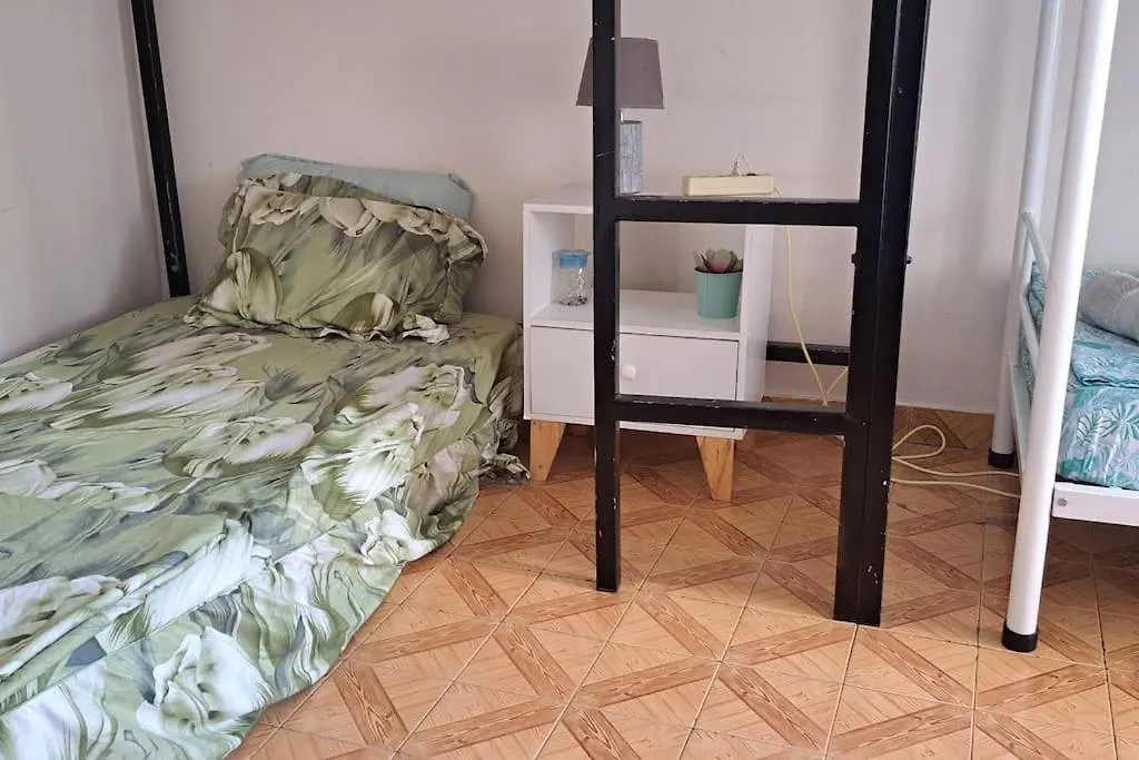 Bed & Breakfast In The Heart Of Praia - Family B&B